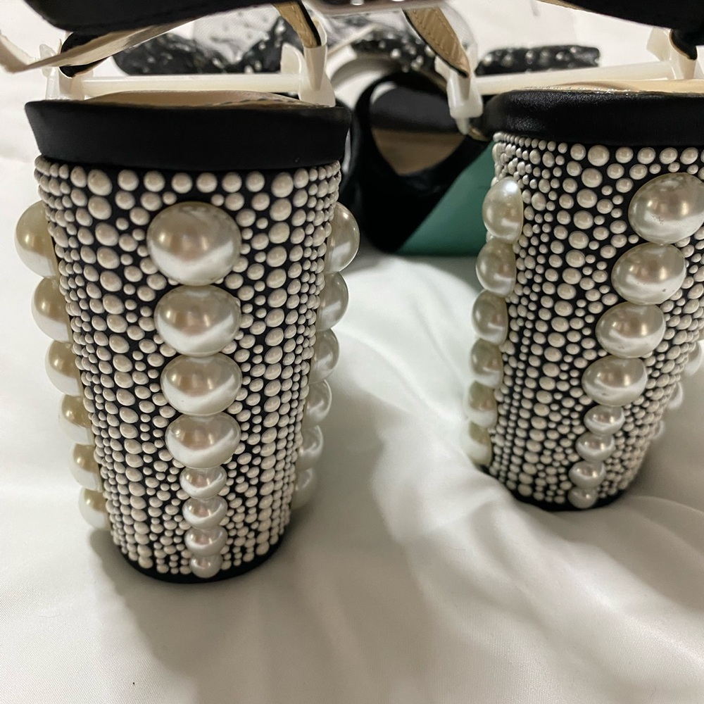 NEW Betsey Johnson Lulu Heeled Black and White Sandals, Size 11 - fit size 10 - Picture 10 of 13